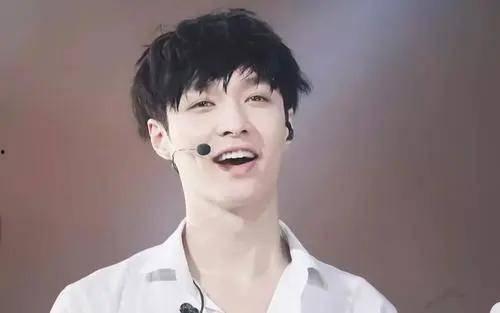 张艺兴爆料口头禅视频,他的经典口头禅背后的故事  第1张